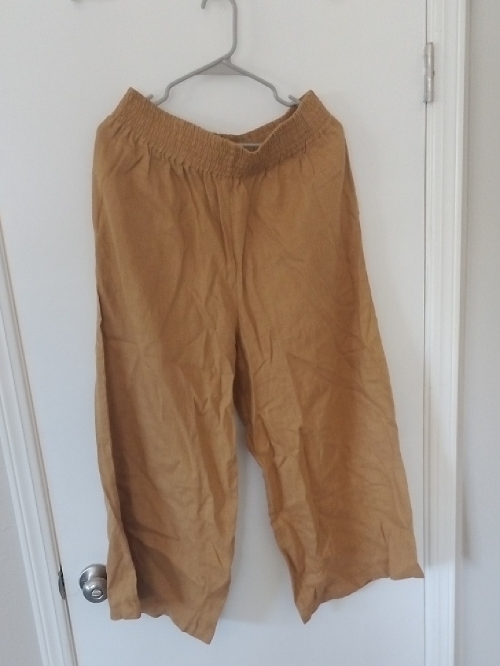 Wide Leg Cropped Pants in Tan